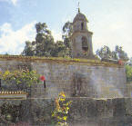 Panorámica de la Iglesia de Sta. María de Paradela, en el concello de Meis