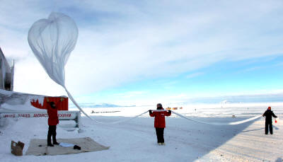 Estudios del ozono en una base antártica de EEUU (Foto NSF)