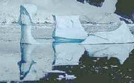 glac_iceberg.jpg (9243 bytes)