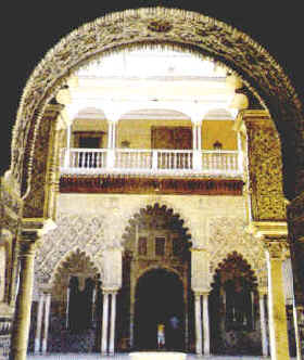 El Alcázar de Sevilla constituye un ejemplo representativo del arte mudejar