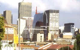 Johannesburgo se convirtió en la mayor ciudad de Sudáfrica gracias a la atracción de población y negocio que supusieron los yacimientos de oro