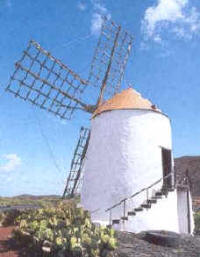 Típico molino de harina en Lanzarote (Islas Canarias)