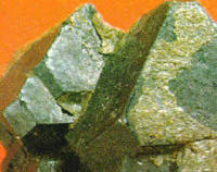 La uraninita, de la que se extrae el uranio, ha sido uno de los minerales más importantes en el desarrollo de la civilización contemporánea
