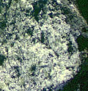 Olivino. Este mineral puede consolidarse en los basaltos con escaso sílice, dando lugar a los basaltos olivínicos